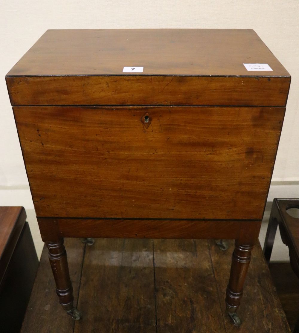 A Regency mahogany cellaret, width 44cm depth 27cm height 65cm